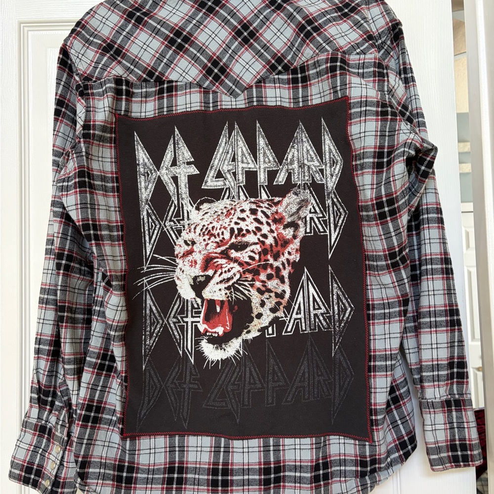 Wrangler Black and Red Plaid Button Down Shirt
